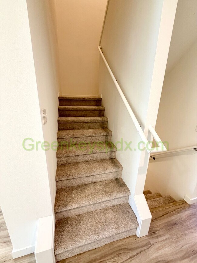 Building Photo - 12117 SE Pardee St