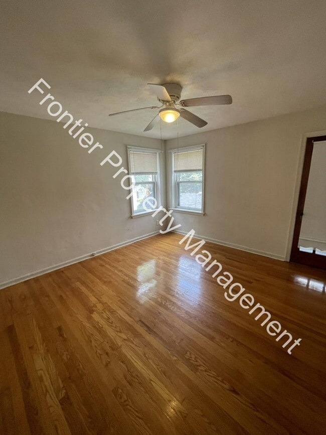 Building Photo - Charming one bedroom apartment