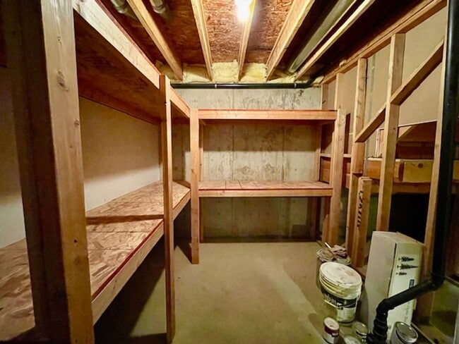 Building Photo - 6356 Secrest St