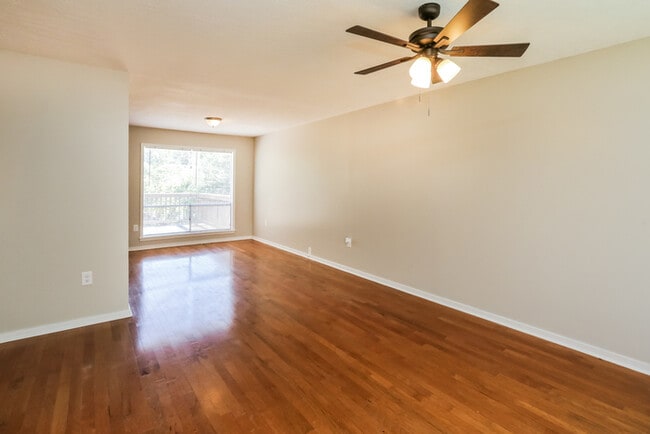 Building Photo - 9208 Marilyn Dr