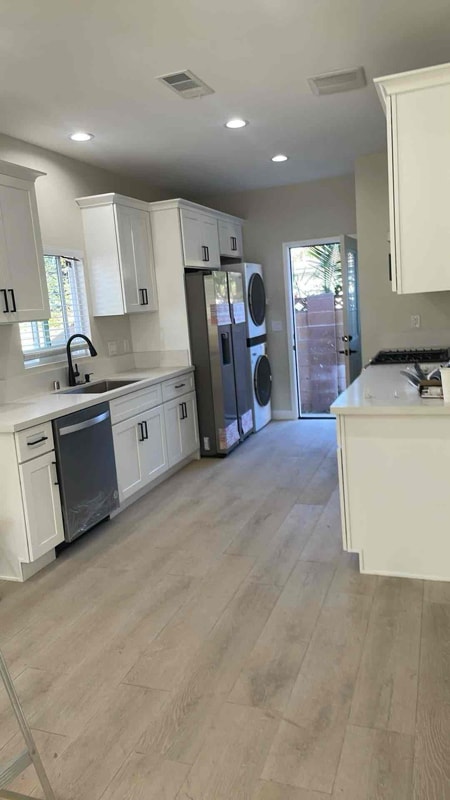 Building Photo - 1540 W Chanticleer Rd