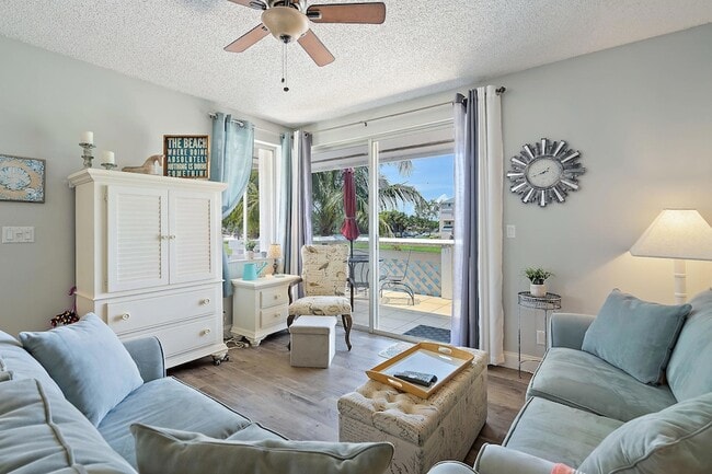 Building Photo - 353 S US Hwy 1