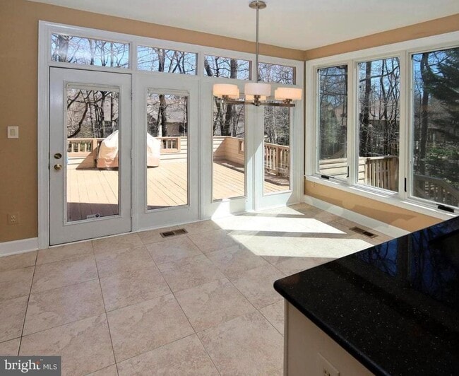 Building Photo - 1307 Stamford Way