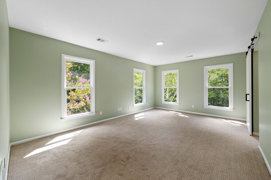 Building Photo - 3071 Lenox Rd NE