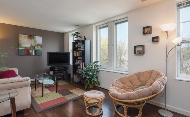 Living room - 5330 Pershing Ave