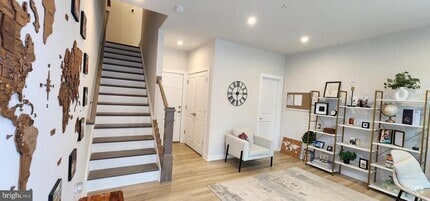 Building Photo - 5606 Hyattsville Dr