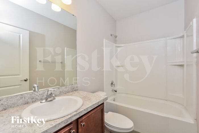 Building Photo - 111 Park Hurst Ln