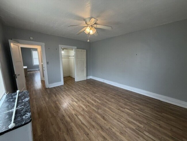 Building Photo - 256 Mabrick Ave