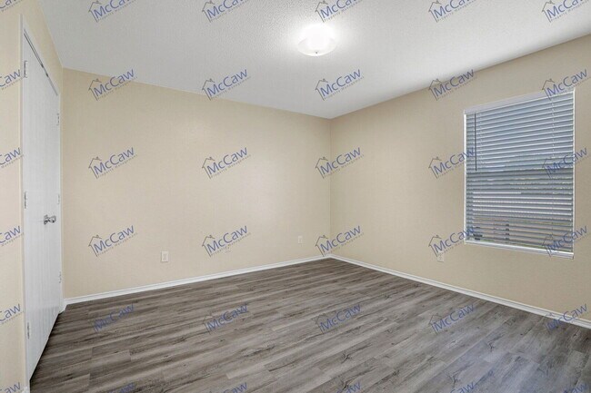 Building Photo - 2543 Barksdale Dr