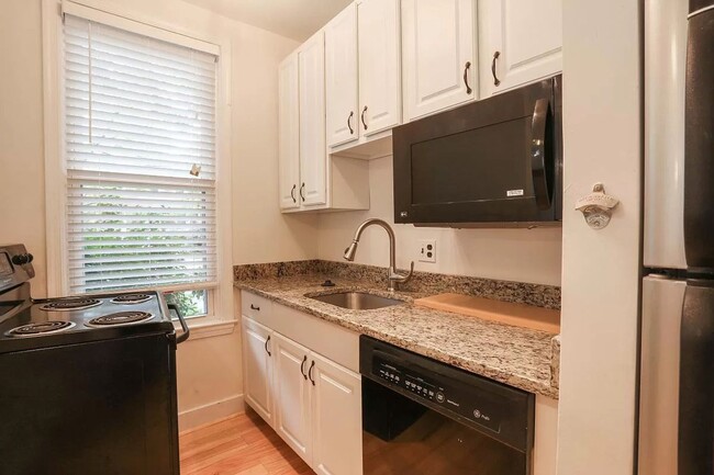 Building Photo - 2153 Newport Pl NW
