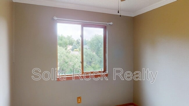 Building Photo - 2580 Lyncrest Dr