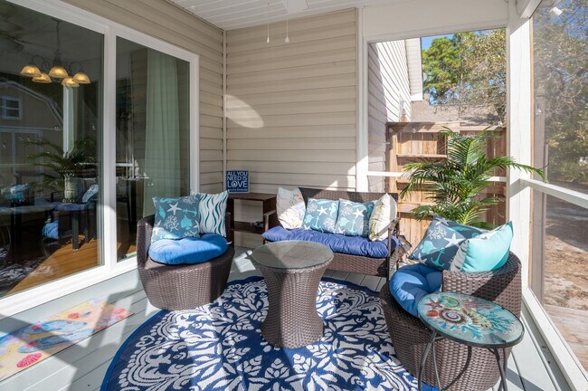 Building Photo - FURNISHED OFF-SEASON MONTHLY RENTAL