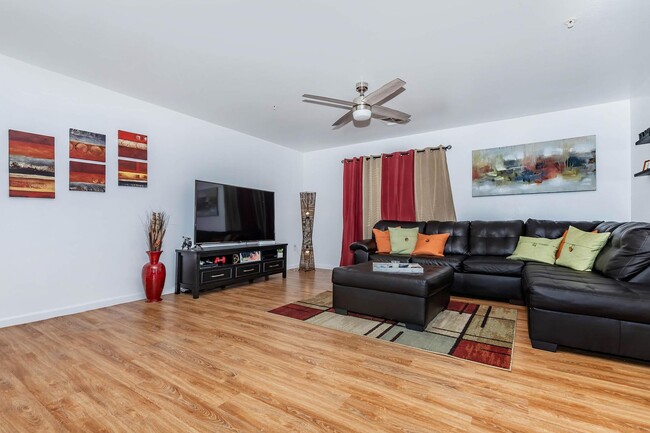 Interior Photo - La Estrella Vista