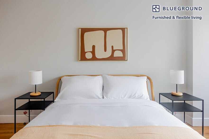 Building Photo - 360 E 65th St