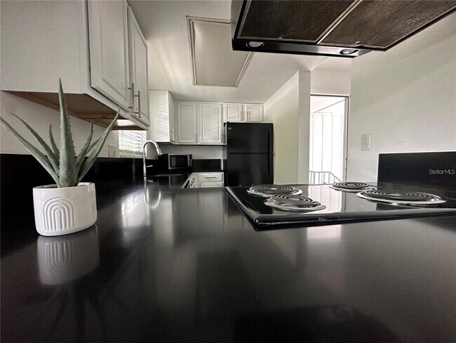 Building Photo - 1000 S Semoran Blvd