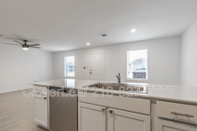 Building Photo - 12858 Ratcliff Lk