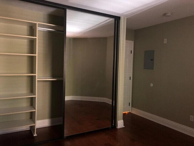 Building Photo - 3937 Nobel Dr