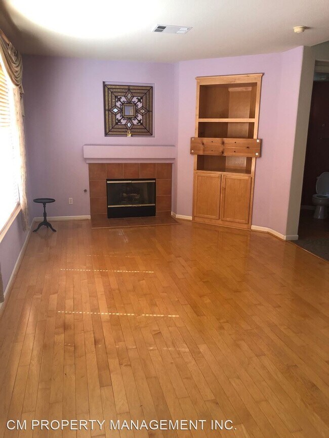 Building Photo - 4 br, 2 bath House - 300 Apple Blossom Ln.