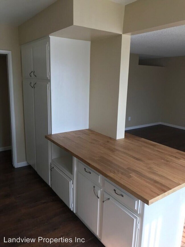 Building Photo - 273 W Alpine St