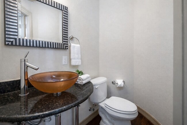 Building Photo - 5711 Kiam St