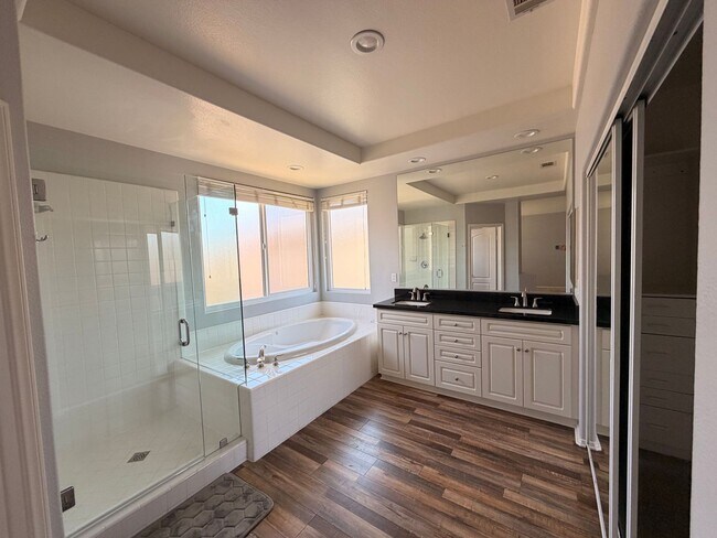 Building Photo - 2872 La Plata Dr