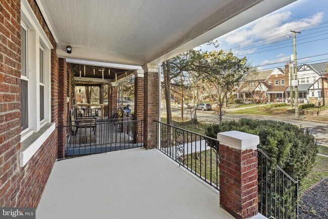 Building Photo - 5105 New Hampshire Ave NW