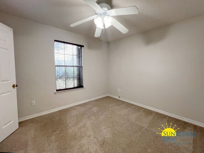 Building Photo - 223 Westview Dr