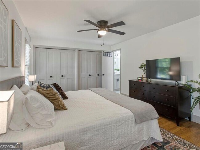 Building Photo - 1572 Berkeley Ln NE