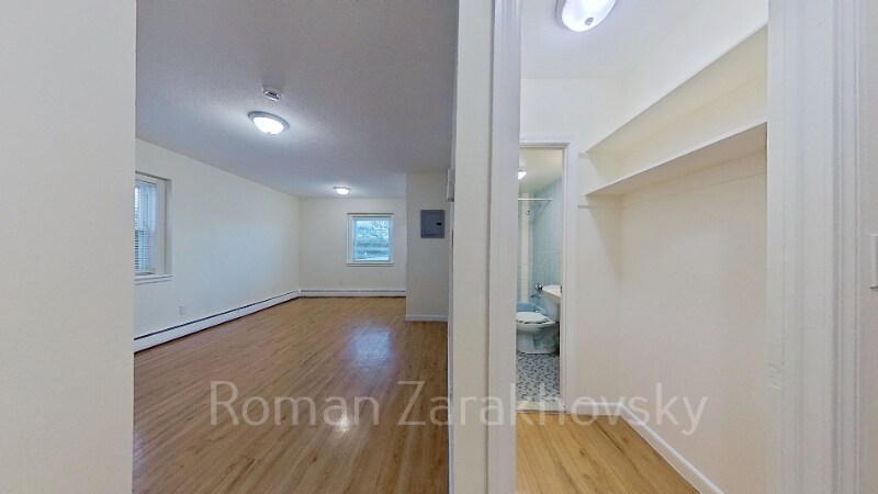 Building Photo - 2018 Commonwealth Ave