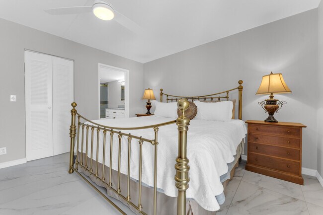 Building Photo - 7192 Huntington Ln