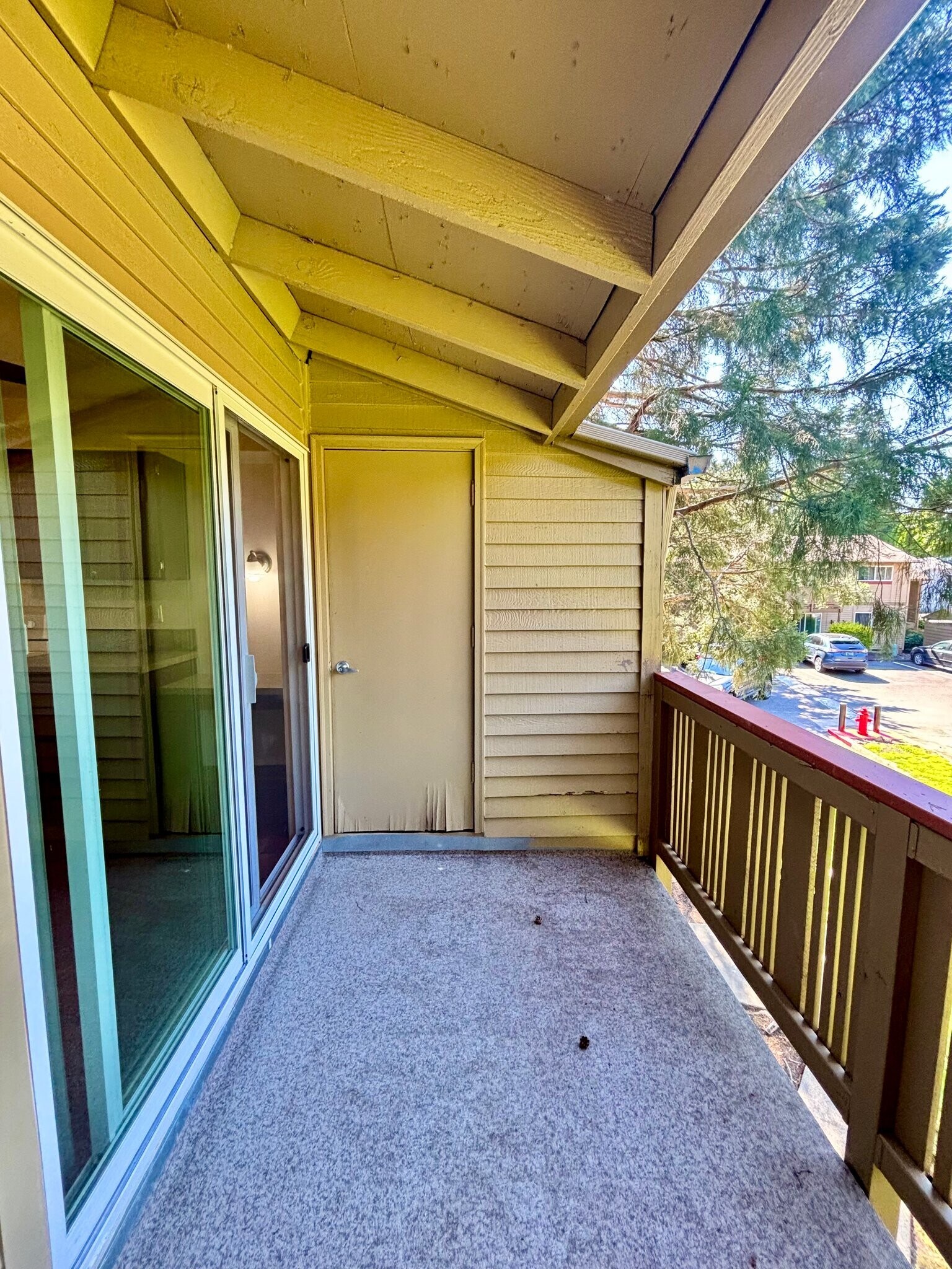 Building Photo - 3950 SW 102nd Ave