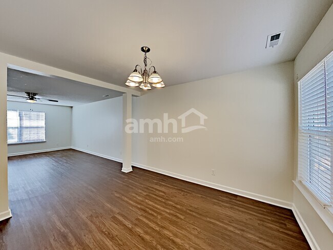 Building Photo - 900 Crowders Woods Dr