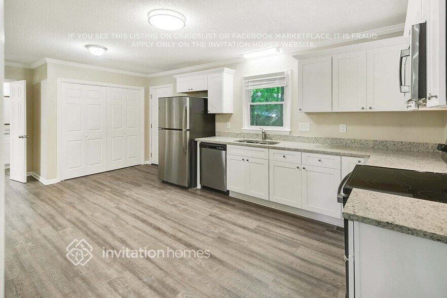 Building Photo - 5806 Katrine Ct