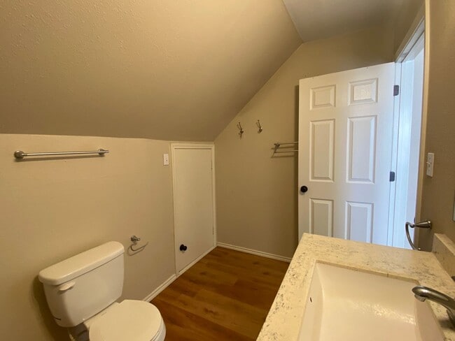 Building Photo - 3 BEDROOM, NEAR SCOTT AND WHITE