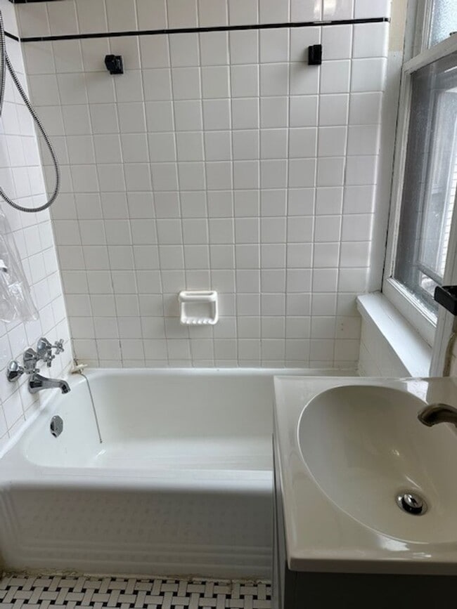 Building Photo - 122 South St