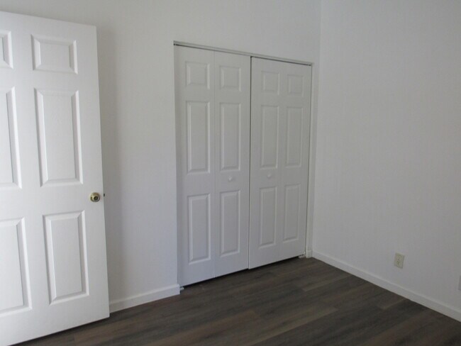 Building Photo - 4525 Oak Terrace Dr