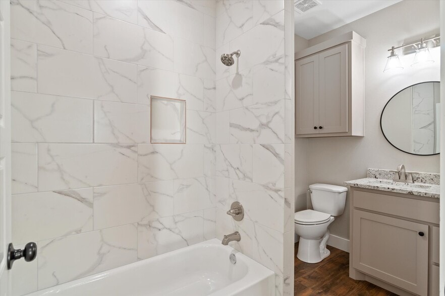 secondary bath - 27648 State Highway 64