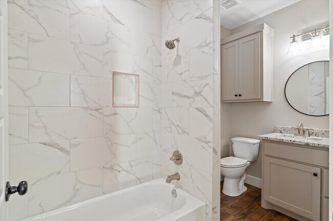 secondary bath - 27648 State Highway 64