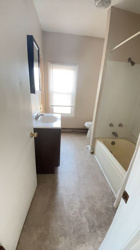 Building Photo - 1100 10th St