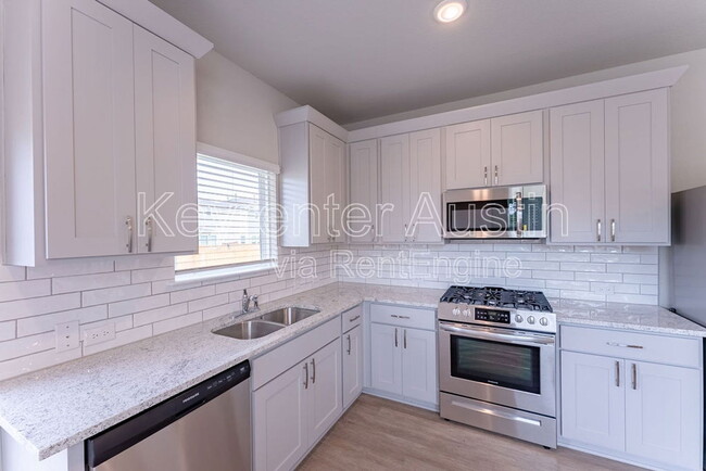 Building Photo - 2246 Rocoso Trl
