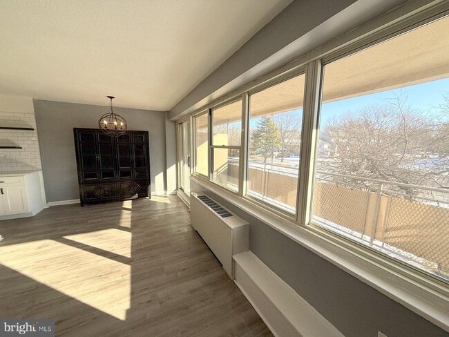 Building Photo - 207 Barclay Towers