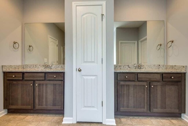 Building Photo - COMING SOON – Spacious 4BR on Oversized Lot in Williamson County