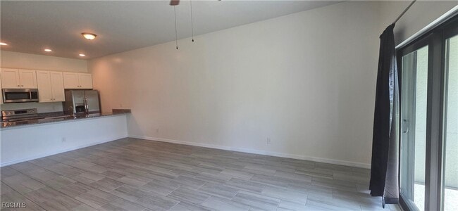 Building Photo - 414 NE 25th Ave