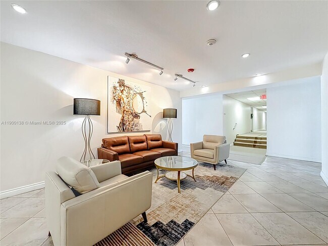 Building Photo - 1350 River Reach Dr