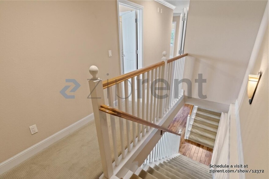 Building Photo - Unit 3