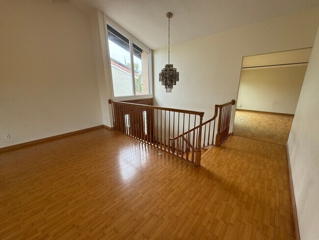 Building Photo - 61 Trinidad Bend