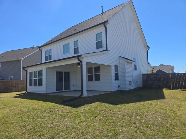 Building Photo - Perfect Mebane Location!