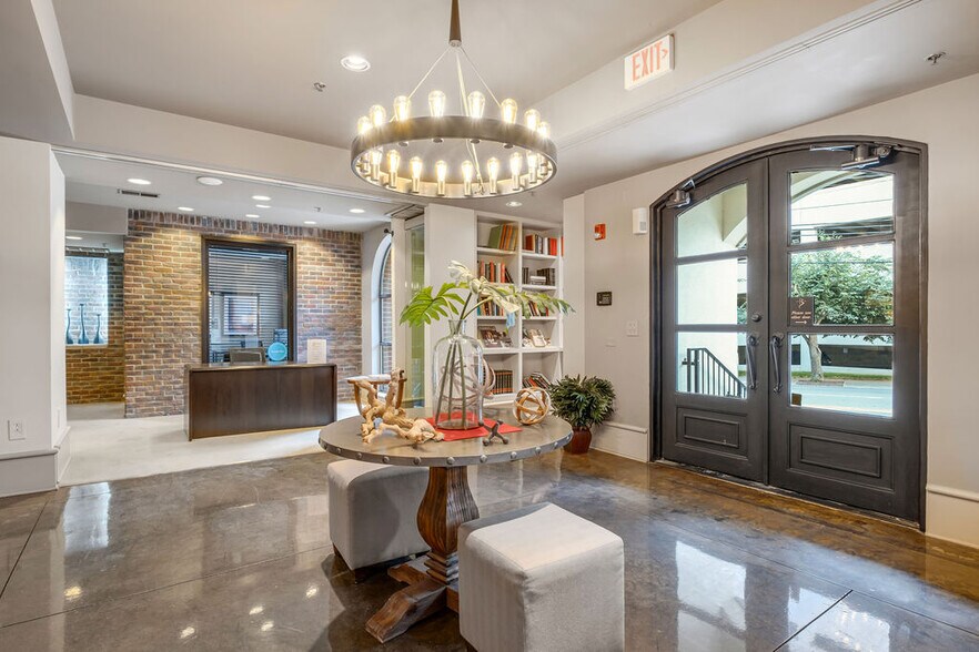 Bristol Lobby - 1803 Broadway