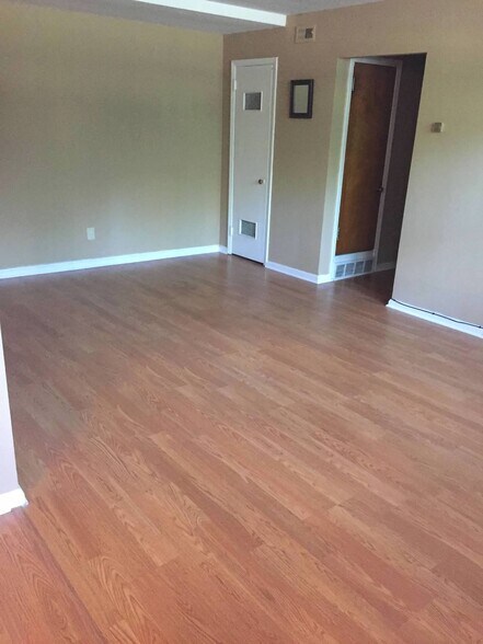 Living Room - 13200 Fairhill Rd