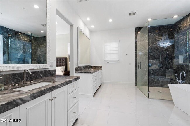 Building Photo - 10074 E Flathorn Dr